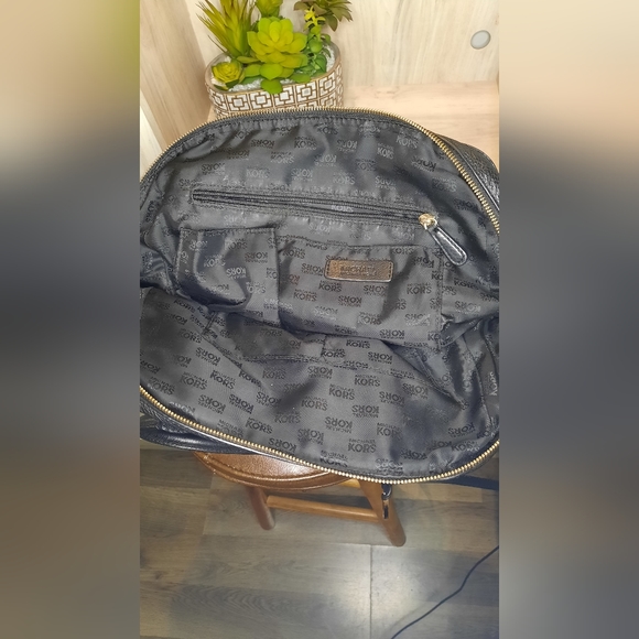 MICHAEL Michael Kors Black Leather Large Dome Satchel 10"H × 15"W good condition - Picture 3 of 10